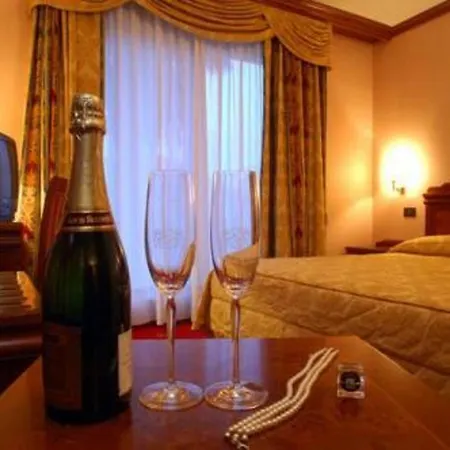 酒店 President 扎达尔